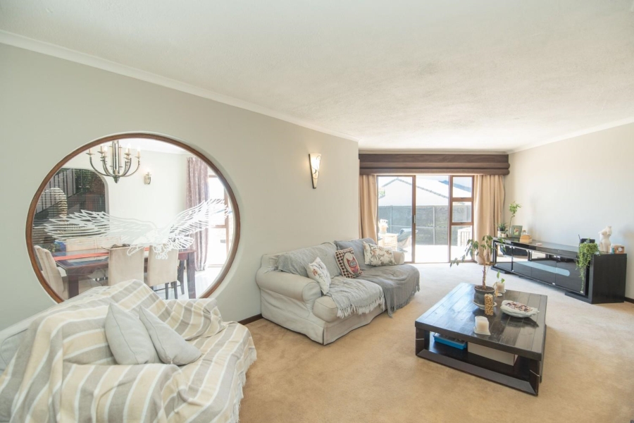 6 Bedroom Property for Sale in Walmer Heights Eastern Cape